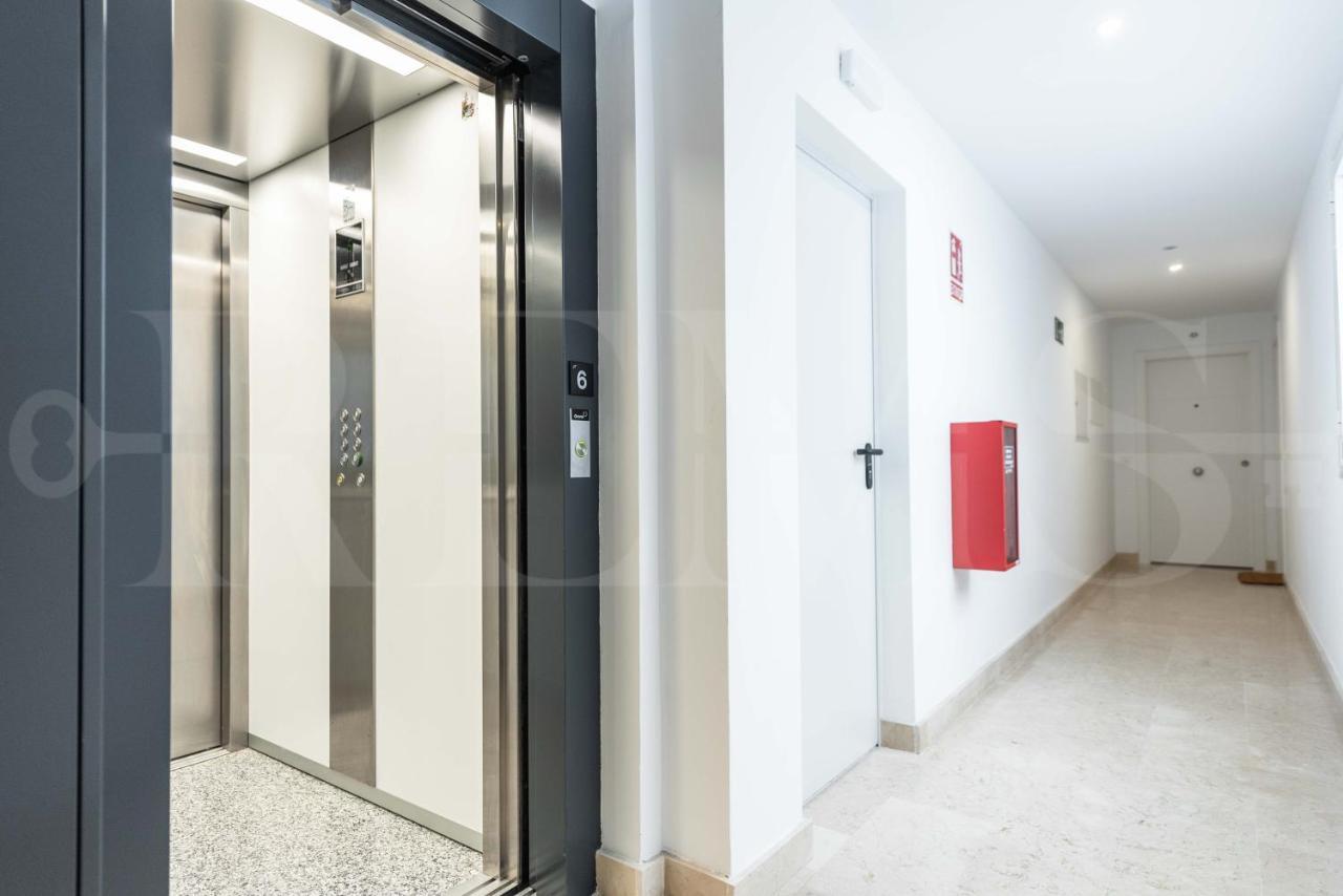 Stylish Apartments With Balcony & Parking Near The Beach By Rems Málaga Exterior foto